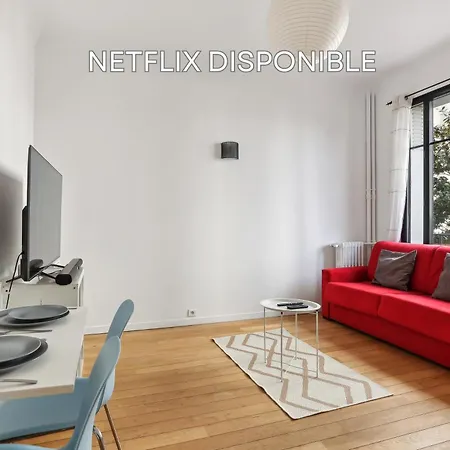 Chic And Comfortable Near Paris Apartment