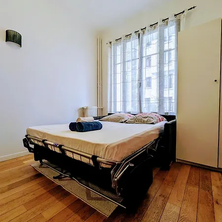 Chic And Comfortable Near Paris Apartment
