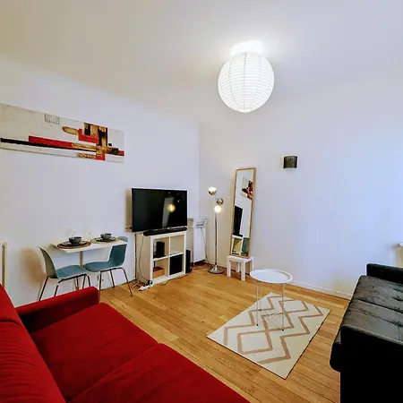 Chic And Comfortable Near Paris Apartment